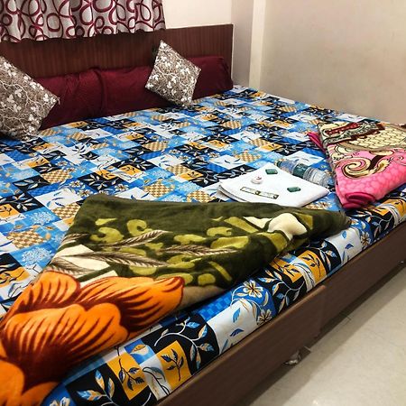 New Yanti Guest House Ujjain Exteriör bild