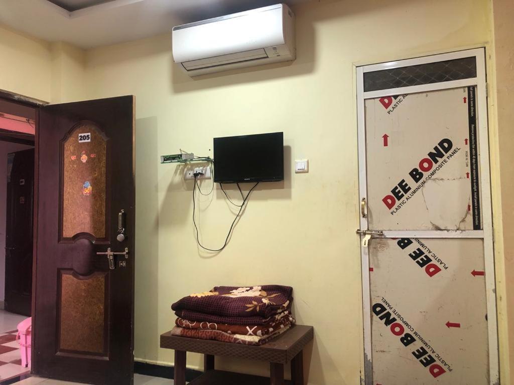 New Yanti Guest House Ujjain Exteriör bild