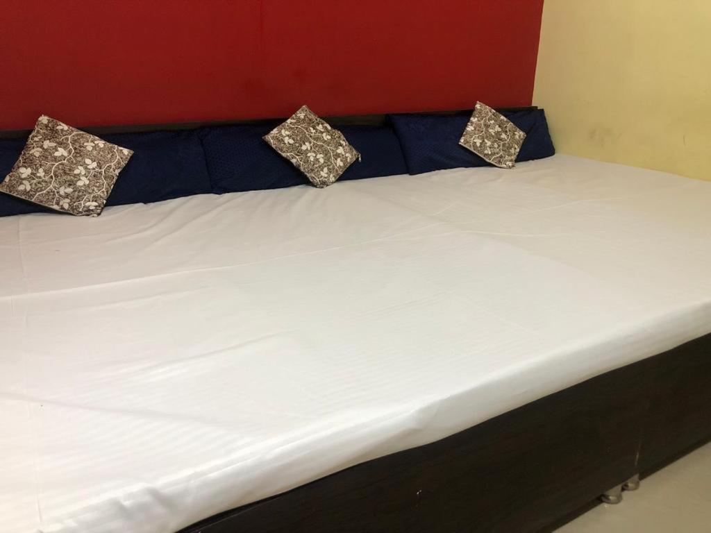 New Yanti Guest House Ujjain Exteriör bild