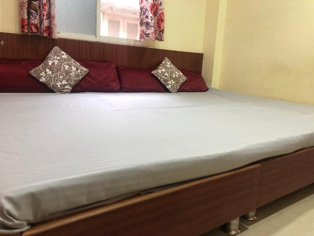 New Yanti Guest House Ujjain Exteriör bild