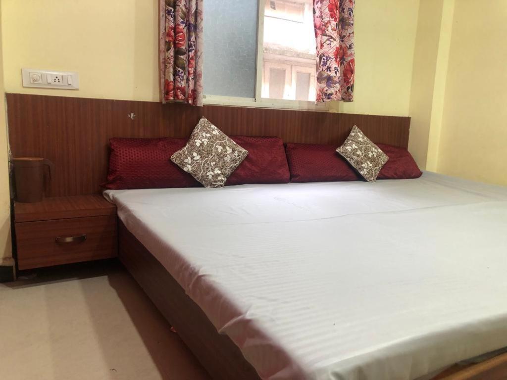 New Yanti Guest House Ujjain Exteriör bild