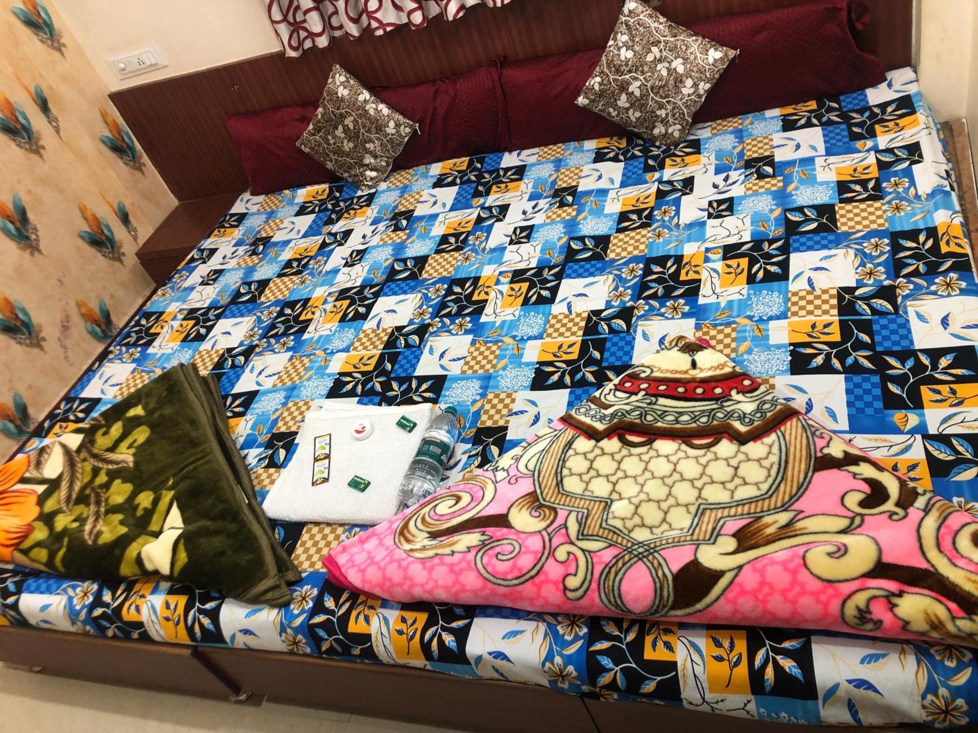 New Yanti Guest House Ujjain Exteriör bild